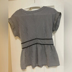 Monteau short sleeve blouse extra large great condition true to size